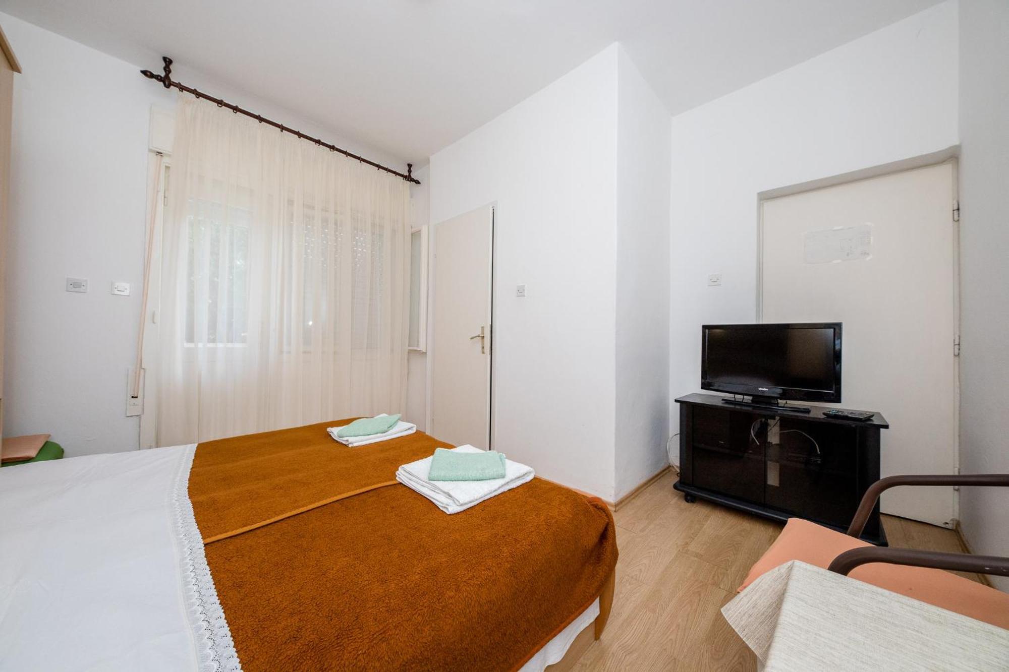 Apartments Mladenka In Banjol Habitación foto